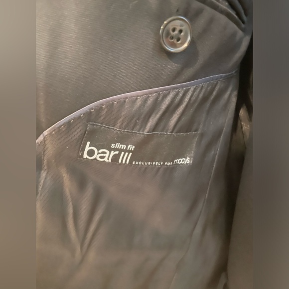 BAR III Slim Fit Solid Wool Suit Size 42R - 34x32 - Picture 3 of 6